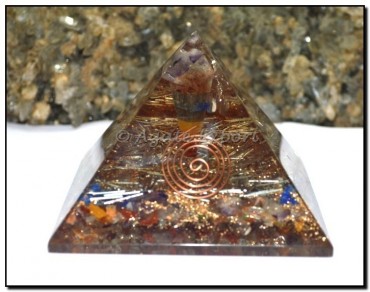 Energy orgone Pyramids with Chakra Pendulums