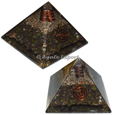 Epidot Orgone Pyramids with Crystal Point
