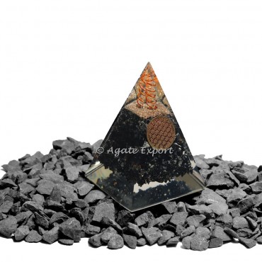 Pyramide nubienne orgone tourmaline noire