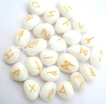 White Agate Rune Set.
