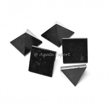 Pirámides pequeñas de hematites